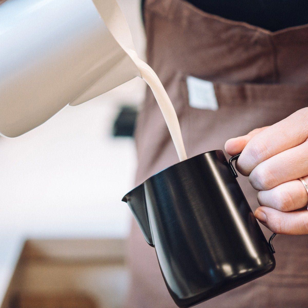 milk-jug-matt-black-360ml-003.jpg